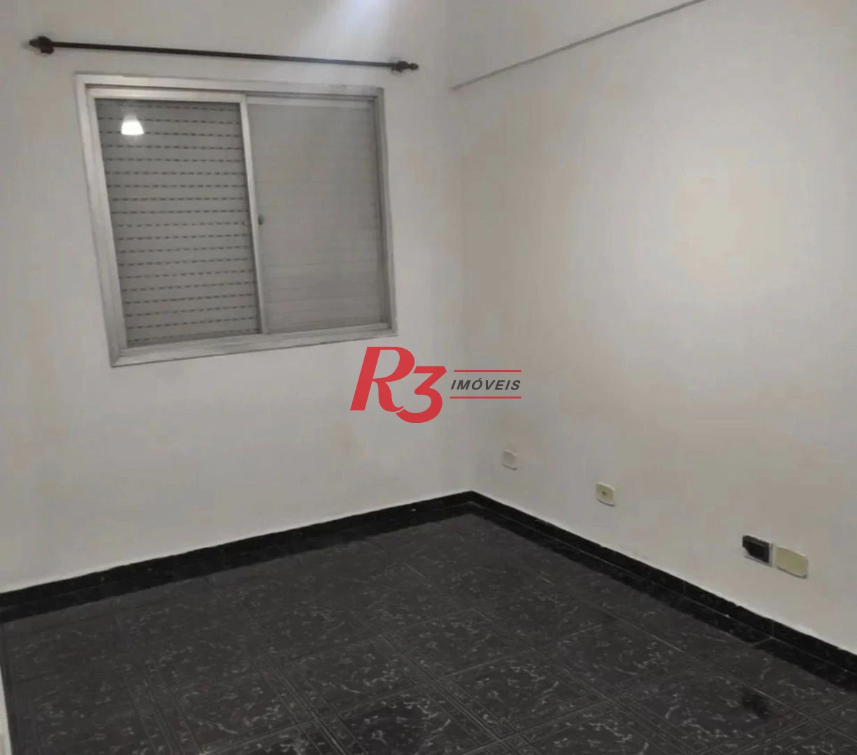 Apartamento com 2 dormitórios à venda, 68 m² por R$ 300.000,00 - Saboó - Santos/SP