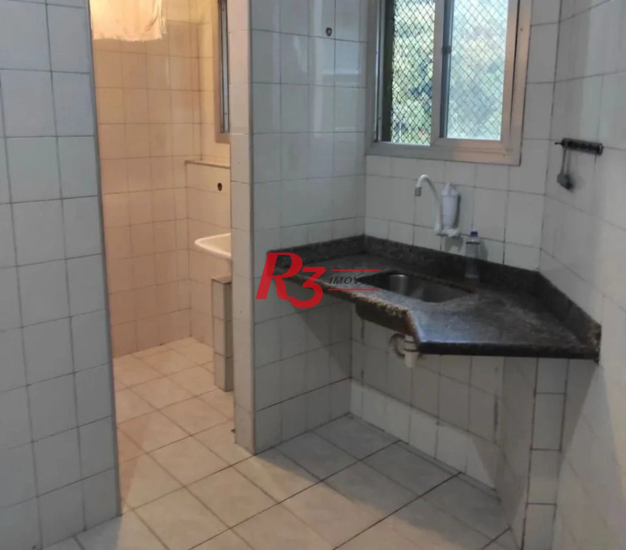 Apartamento com 2 dormitórios à venda, 68 m² por R$ 300.000,00 - Saboó - Santos/SP