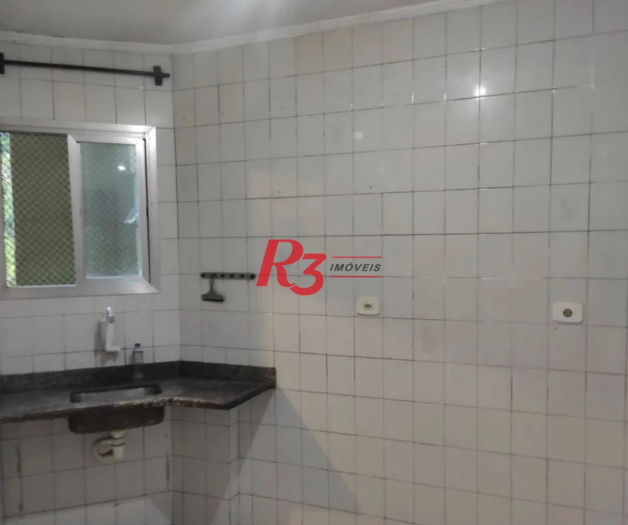 Apartamento com 2 dormitórios à venda, 68 m² por R$ 300.000,00 - Saboó - Santos/SP