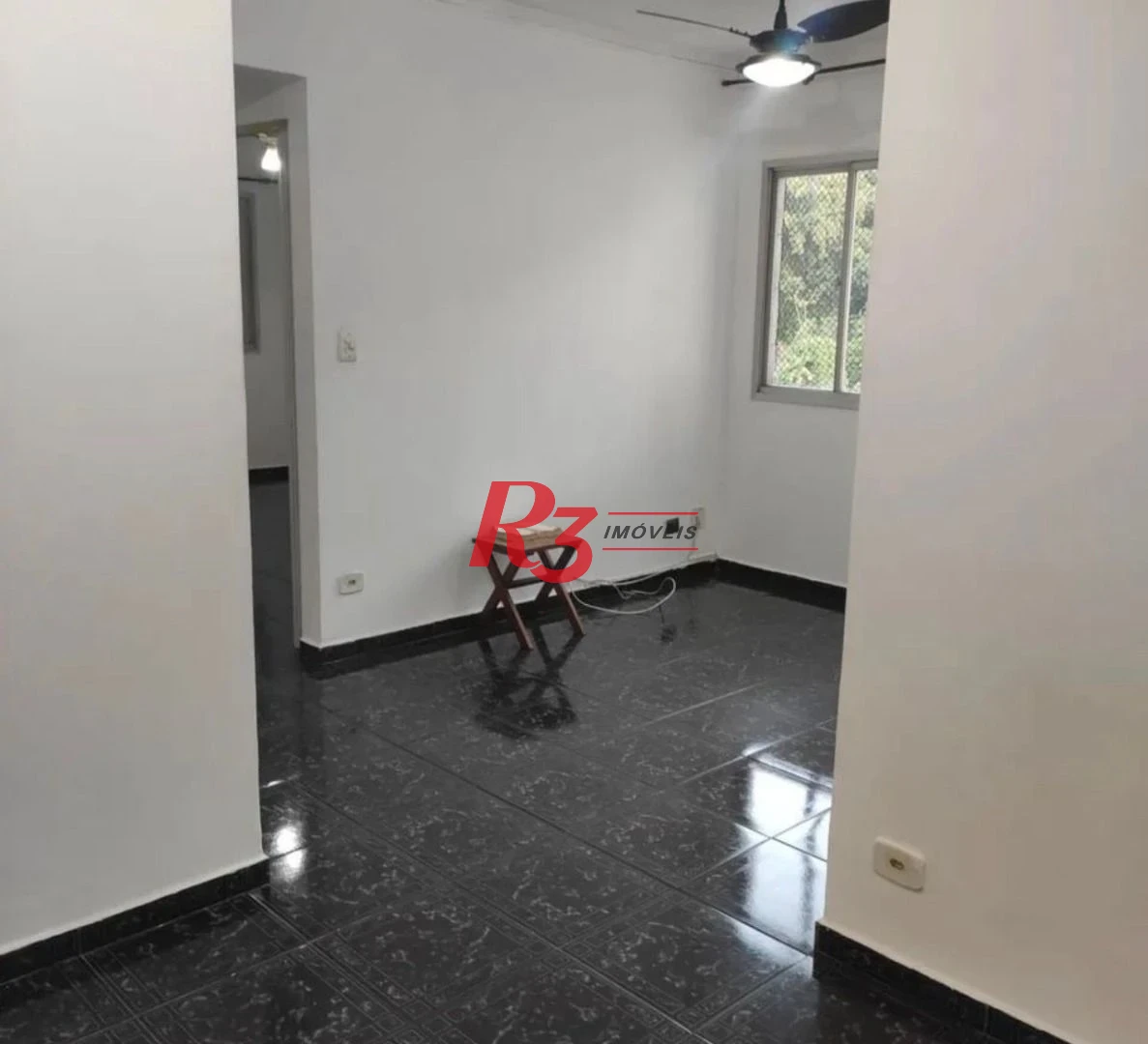 Apartamento com 2 dormitórios à venda, 68 m² por R$ 300.000,00 - Saboó - Santos/SP