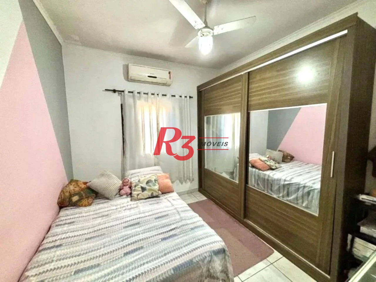 Casa com 3 dormitórios à venda, 152 m² por R$ 860.000,00 - Aparecida - Santos/SP
