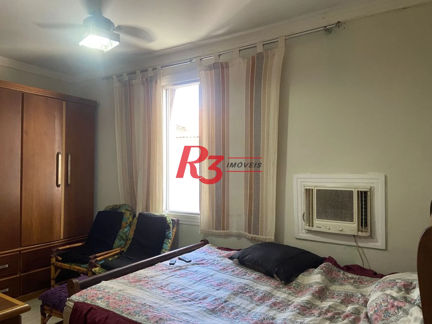 Apartamento com 2 dormitórios à venda, 80 m² por R$ 340.000,00 - Gonzaga - Santos/SP
