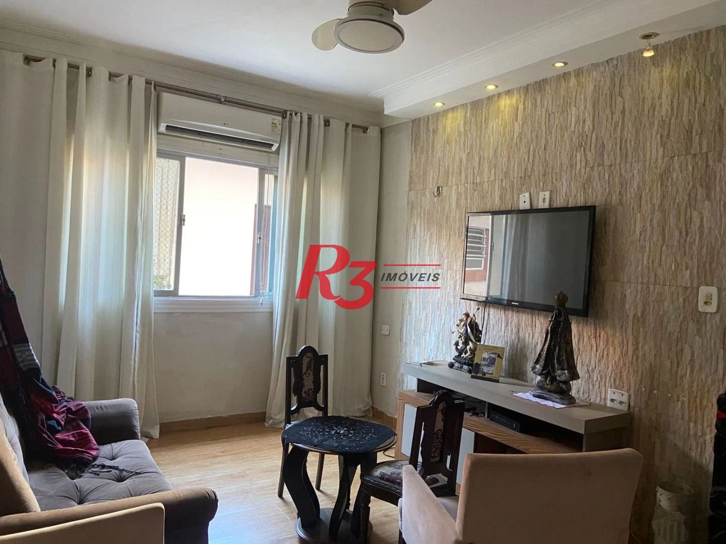 Apartamento com 2 dormitórios à venda, 80 m² por R$ 340.000,00 - Gonzaga - Santos/SP