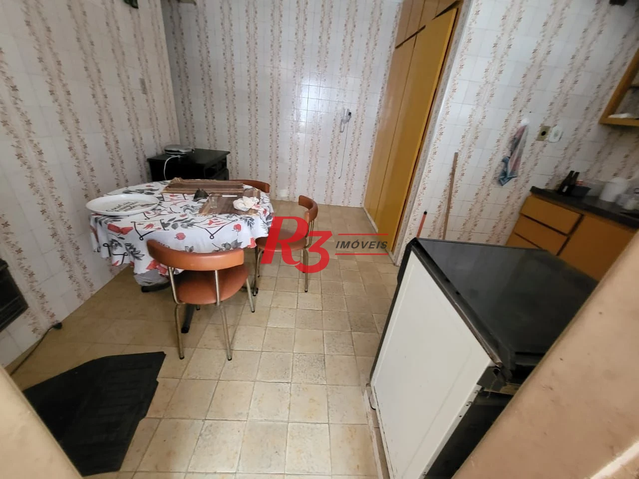 Apartamento com 3 dormitórios à venda, 150 m² por R$ 700.000,00 - Gonzaga - Santos/SP