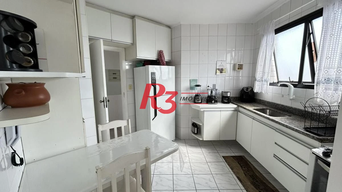 Apartamento com 2 dormitórios à venda, 82 m² por R$ 640.000,00 - Embaré - Santos/SP