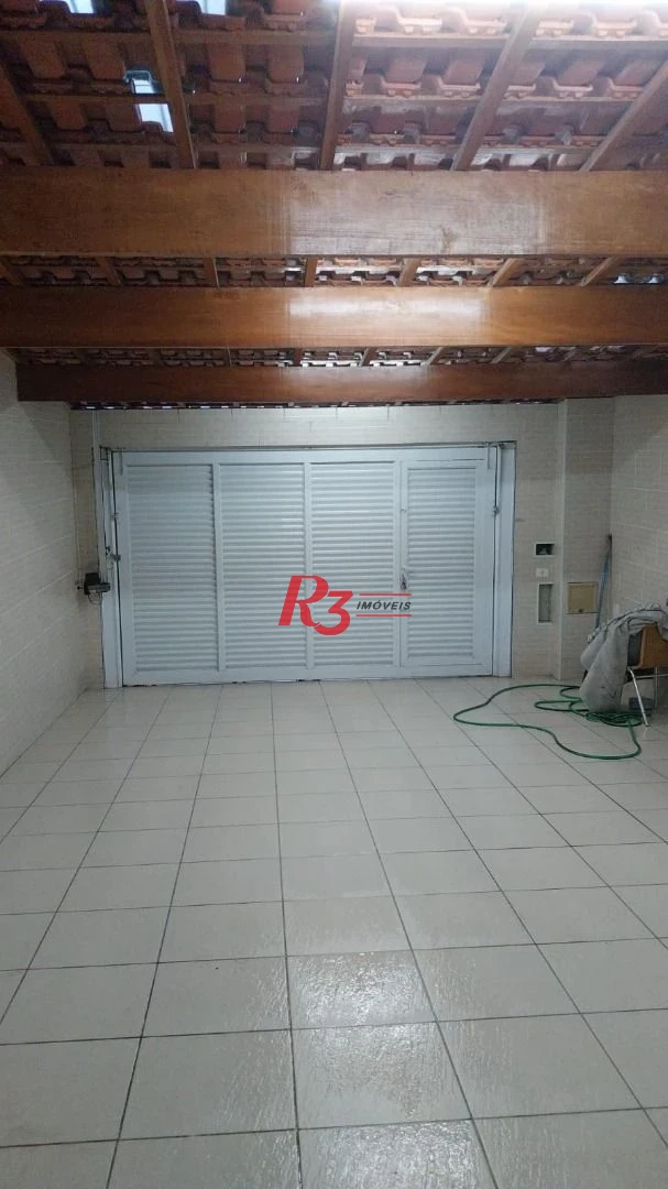 Sobrado com 3 dormitórios à venda, 180 m² por R$ 590.000,00 - Vila Mateo Bei - São Vicente/SP