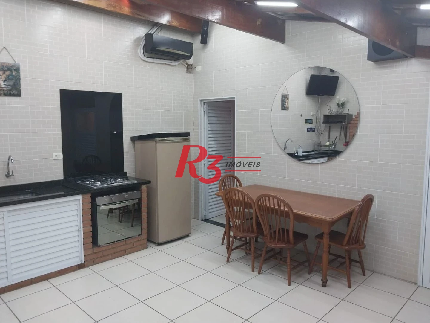 Sobrado com 3 dormitórios à venda, 180 m² por R$ 590.000,00 - Vila Mateo Bei - São Vicente/SP