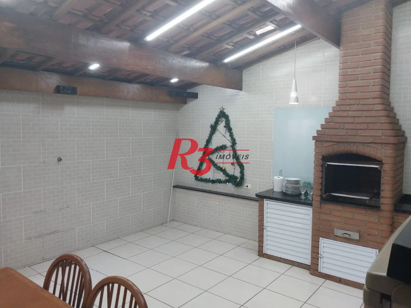 Sobrado com 3 dormitórios à venda, 180 m² por R$ 590.000,00 - Vila Mateo Bei - São Vicente/SP