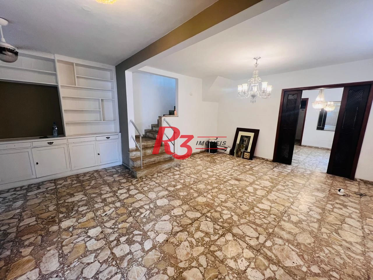 Sobrado com 3 dormitórios à venda, 311 m² por R$ 3.000.000,00 - Embaré - Santos/SP