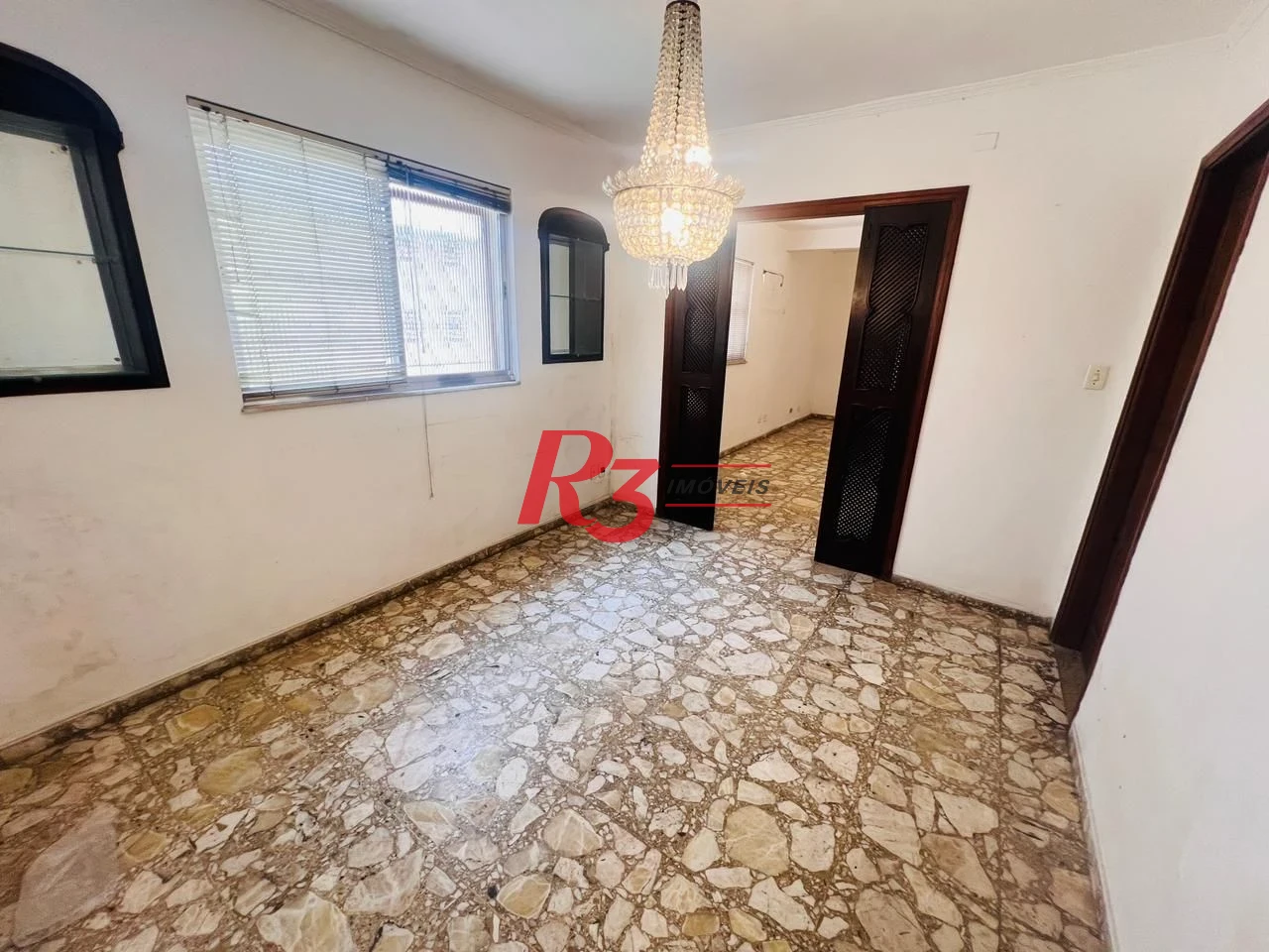 Sobrado com 3 dormitórios à venda, 311 m² por R$ 3.000.000,00 - Embaré - Santos/SP