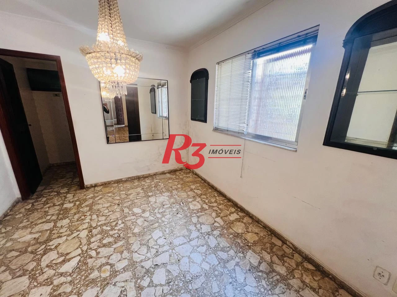 Sobrado com 3 dormitórios à venda, 311 m² por R$ 3.000.000,00 - Embaré - Santos/SP