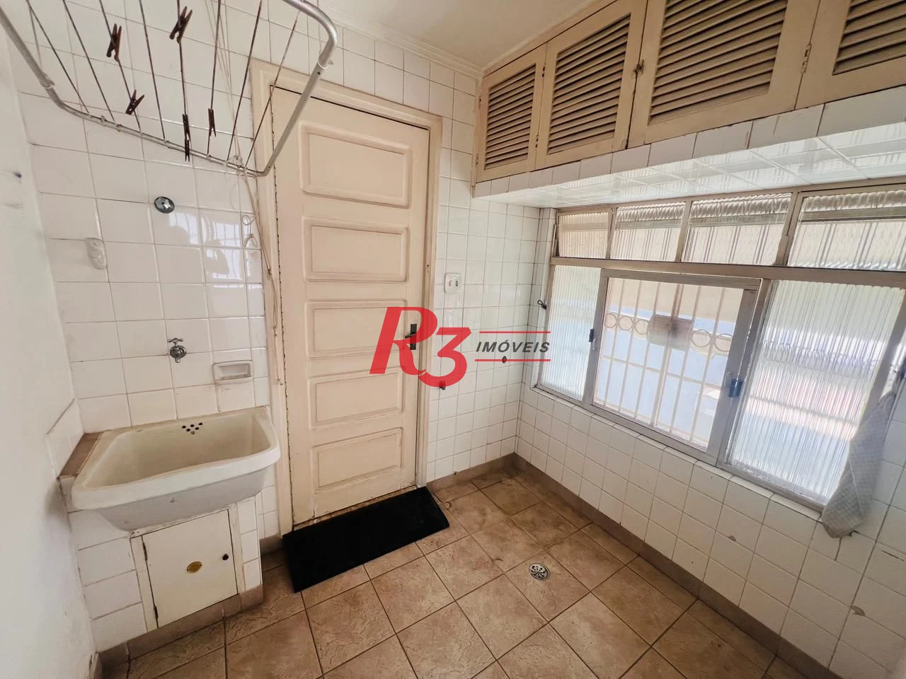 Sobrado com 3 dormitórios à venda, 311 m² por R$ 3.000.000,00 - Embaré - Santos/SP
