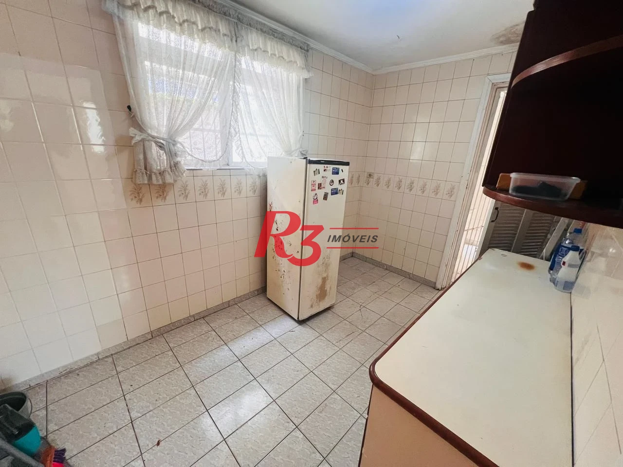 Sobrado com 3 dormitórios à venda, 311 m² por R$ 3.000.000,00 - Embaré - Santos/SP