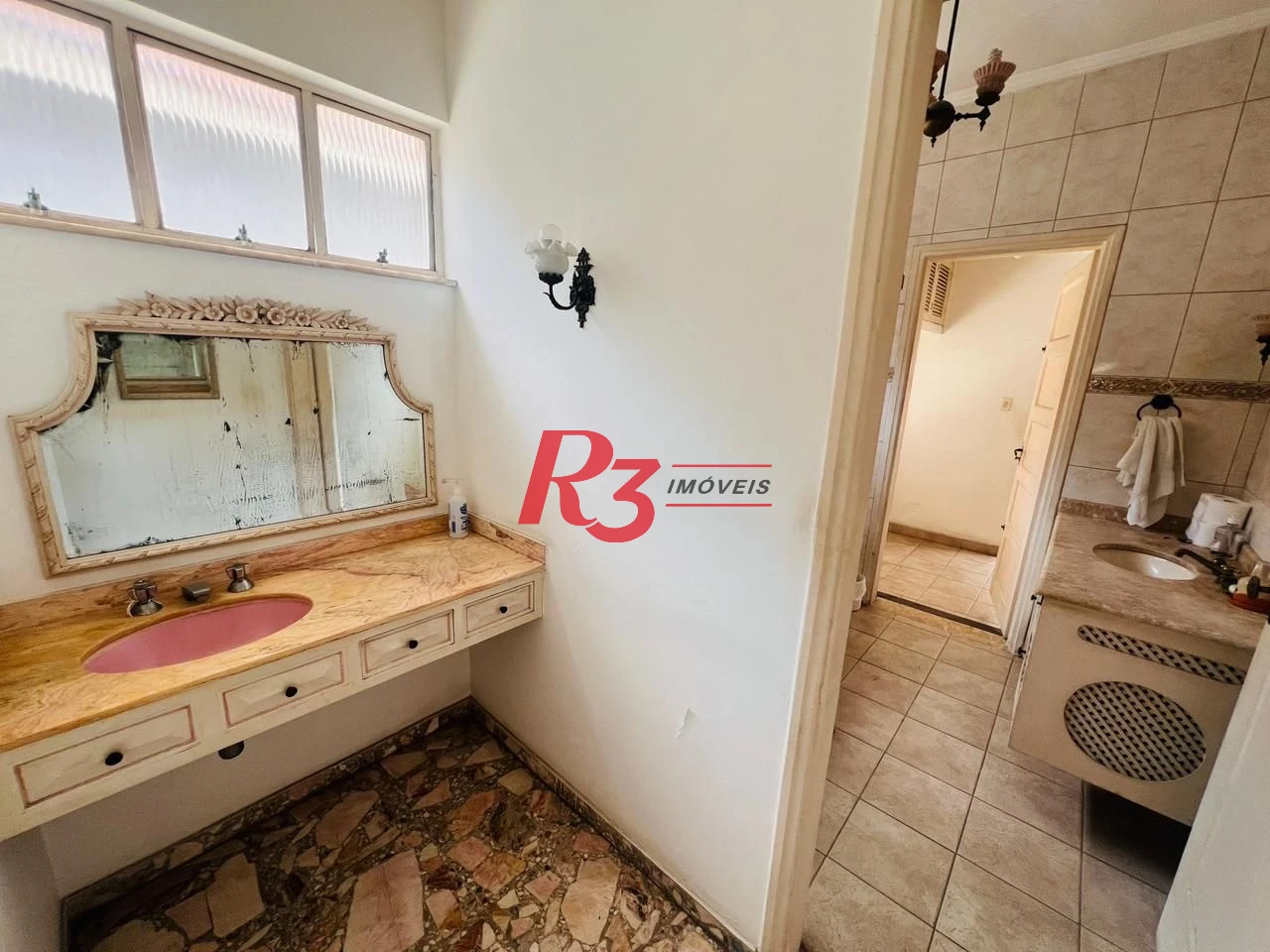 Sobrado com 3 dormitórios à venda, 311 m² por R$ 3.000.000,00 - Embaré - Santos/SP