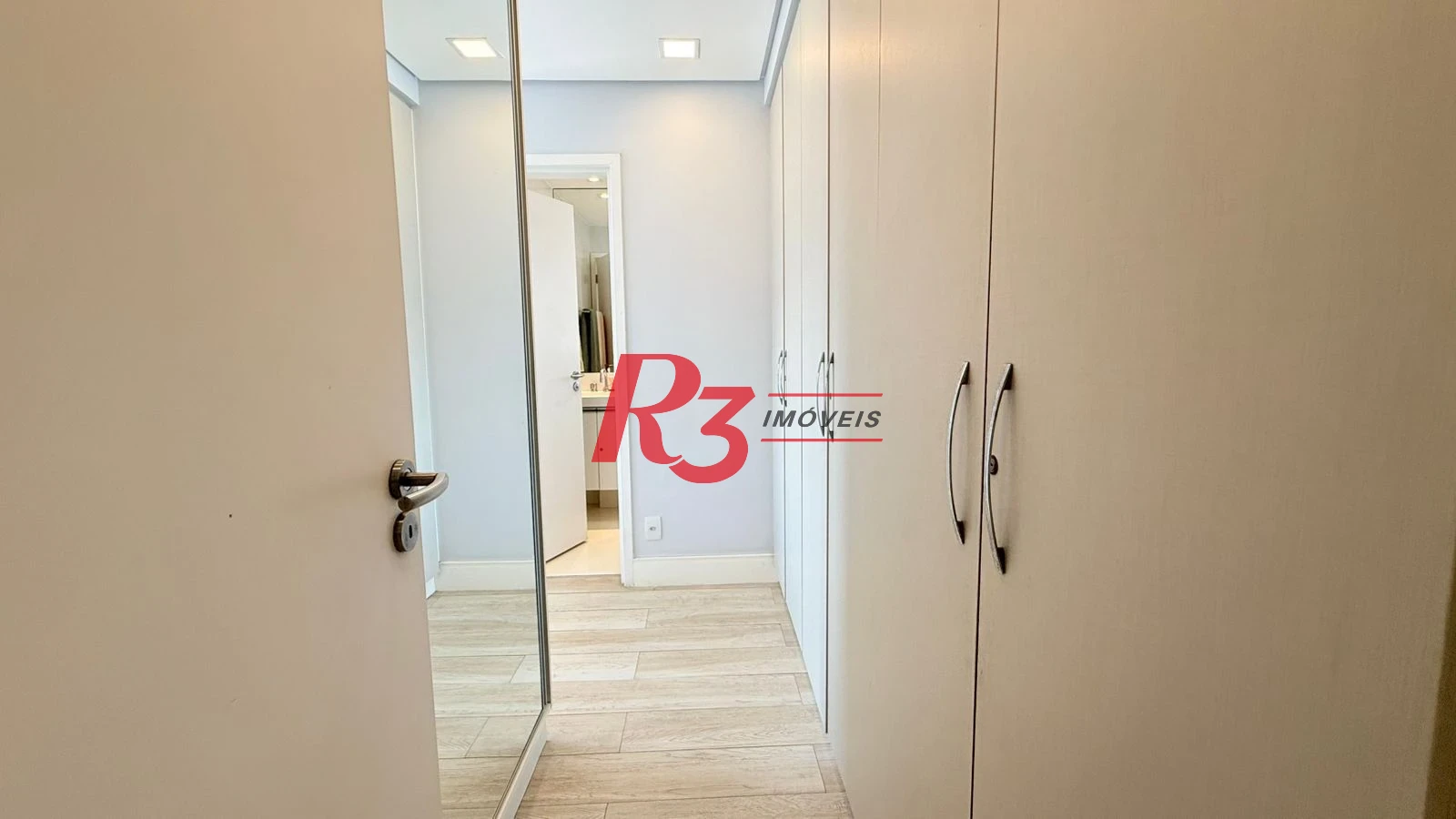 Apartamento com 3 dormitórios à venda, 131 m² por R$ 1.890.000,00 - Embaré - Santos/SP