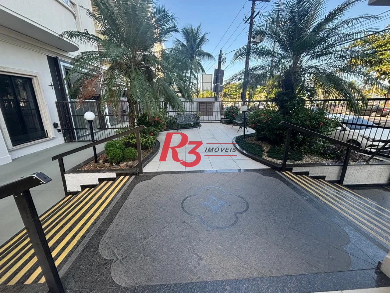 Apartamento com 2 dormitórios para alugar, 68 m² por R$ 3.260,00/mês - Boqueirão - Santos/SP