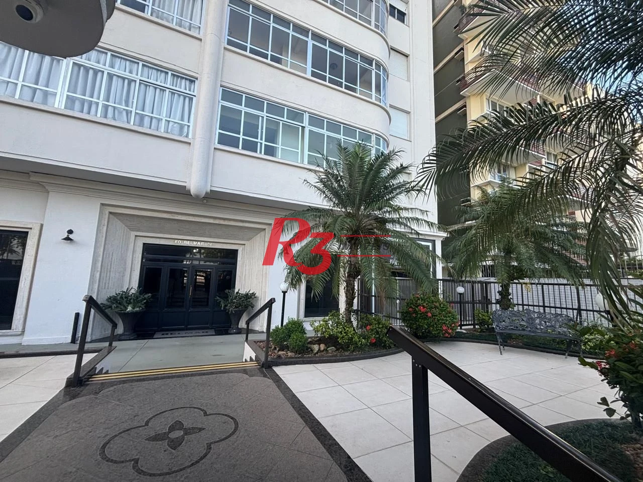 Apartamento com 2 dormitórios para alugar, 68 m² por R$ 3.260,00/mês - Boqueirão - Santos/SP