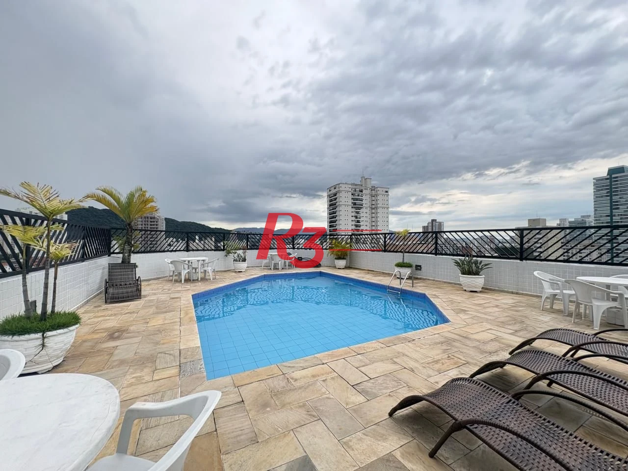 Apartamento para alugar, 48 m² por R$ 3.750,02/mês - José Menino - Santos/SP