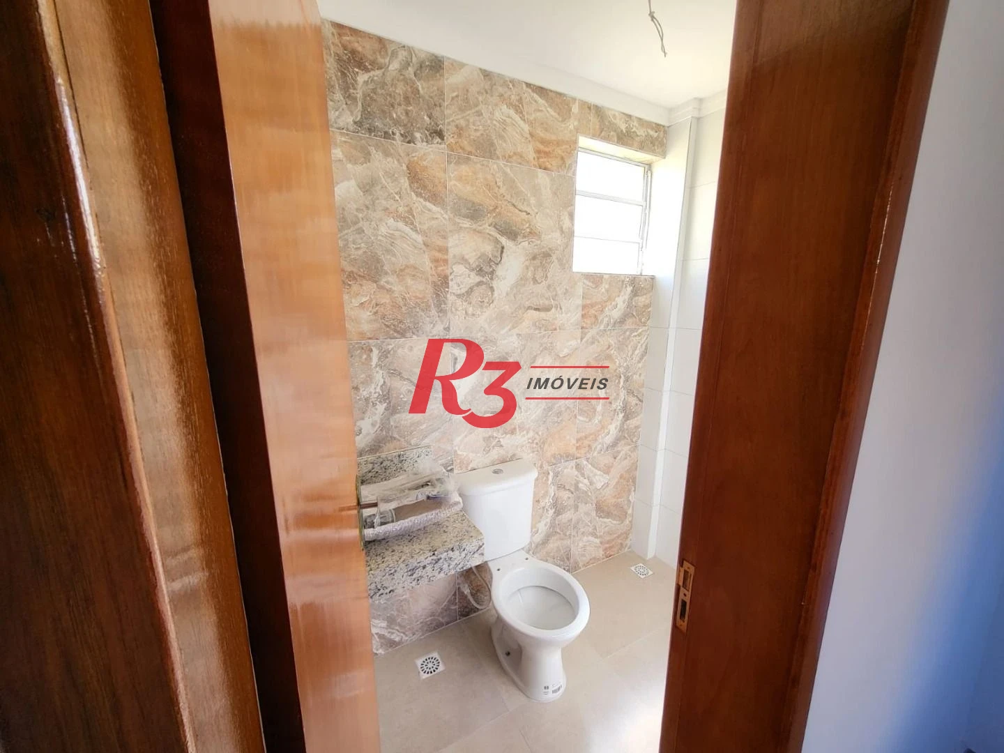 Sobrado com 2 dormitórios à venda, 65 m² por R$ 750.000,00 - Campo Grande - Santos/SP