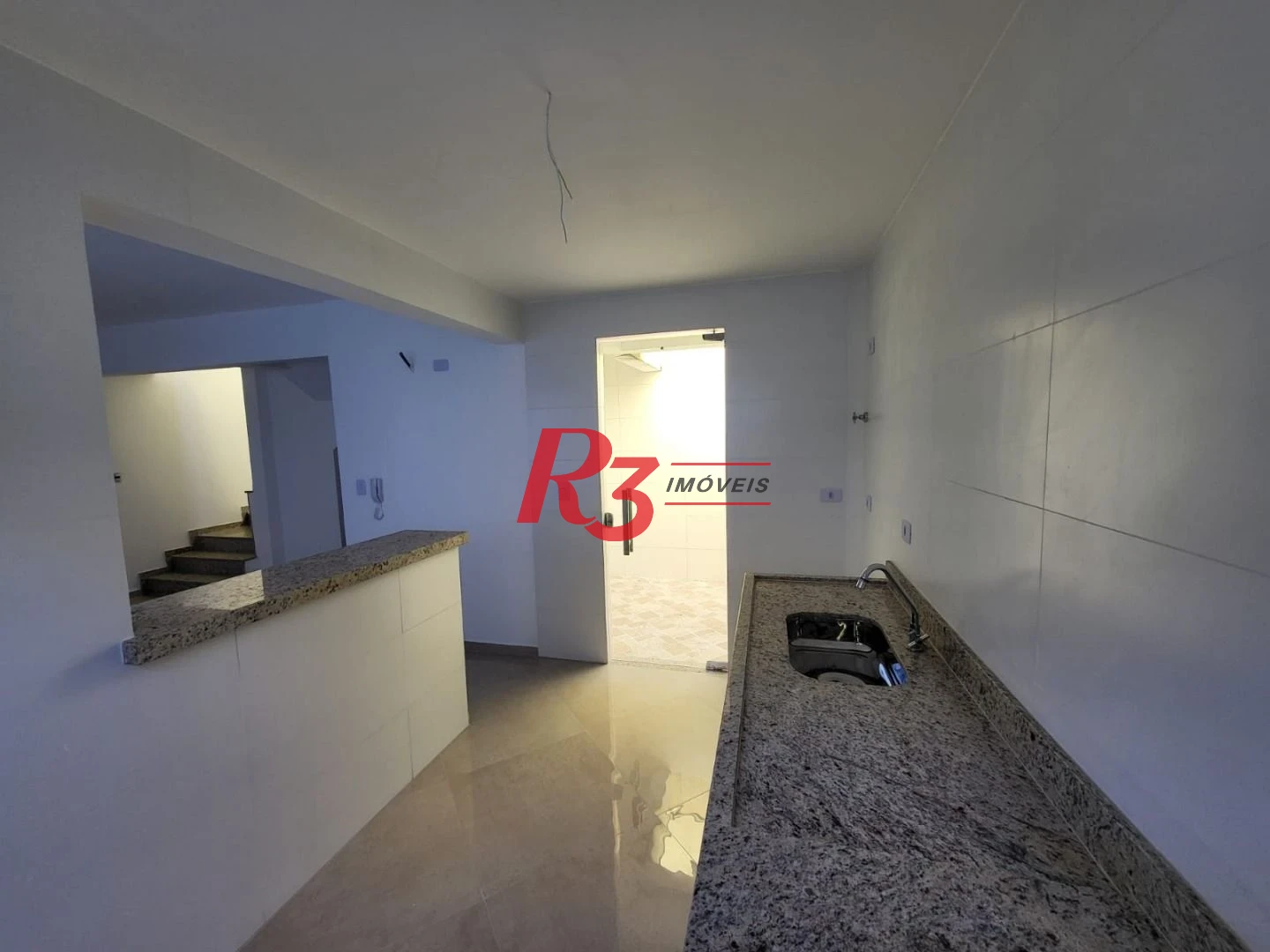 Sobrado com 2 dormitórios à venda, 65 m² por R$ 750.000,00 - Campo Grande - Santos/SP