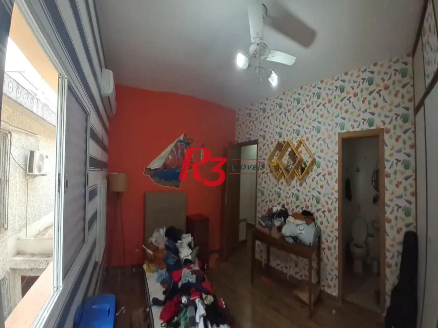 Sobrado com 3 dormitórios à venda, 134 m² por R$ 970.000,00 - Embaré - Santos/SP