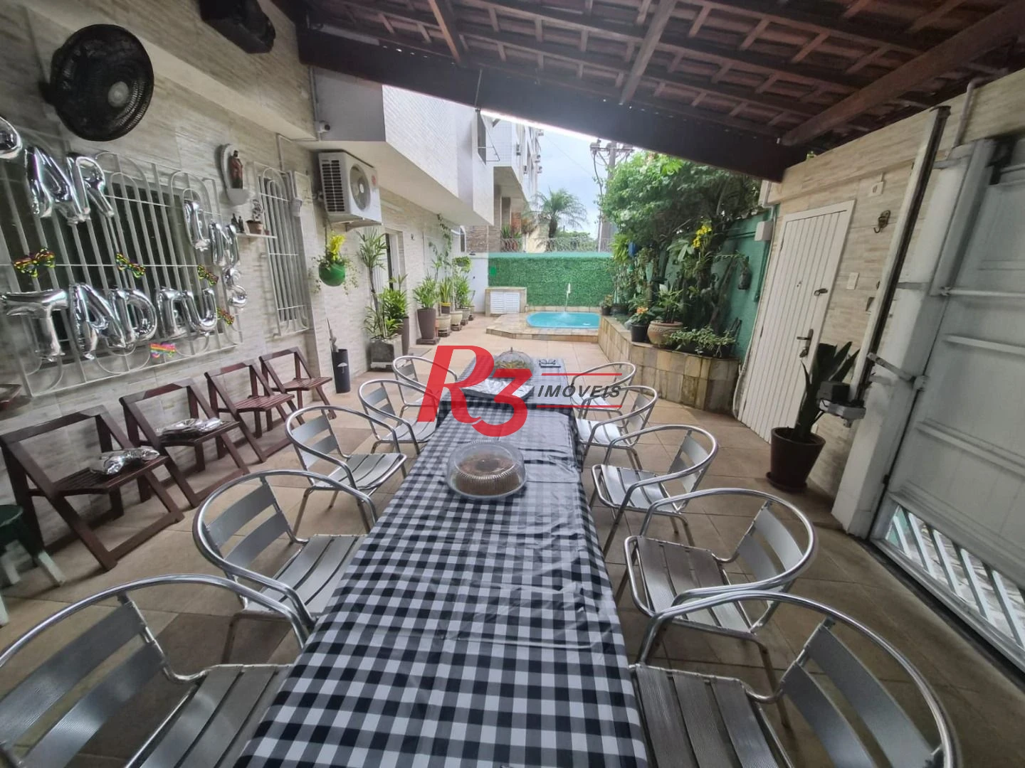 Casa com 3 dormitórios à venda, 180 m² por R$ 2.000.000,00 - Embaré - Santos/SP
