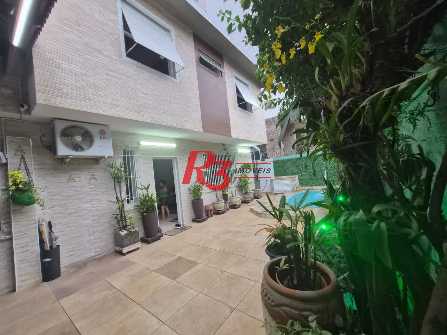 Casa com 3 dormitórios à venda, 180 m² por R$ 2.000.000,00 - Embaré - Santos/SP