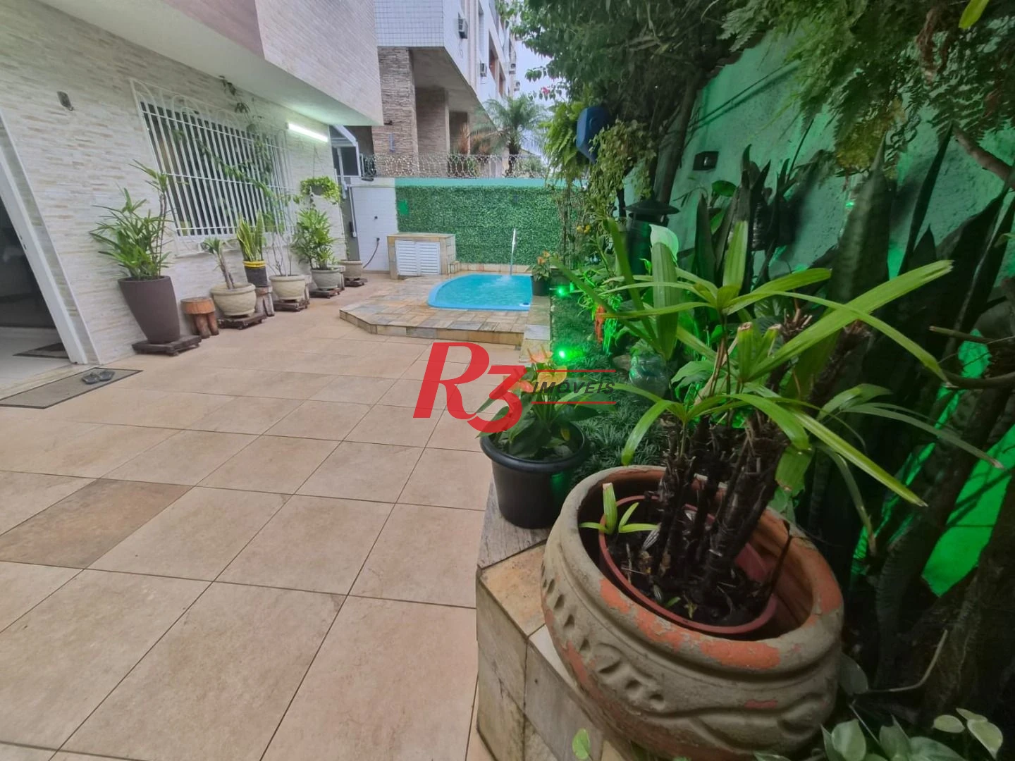 Casa com 3 dormitórios à venda, 180 m² por R$ 2.000.000,00 - Embaré - Santos/SP