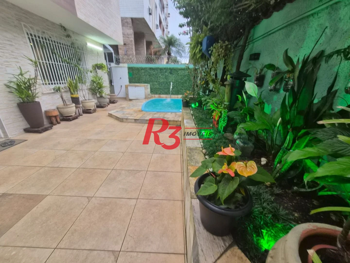 Casa com 3 dormitórios à venda, 180 m² por R$ 2.000.000,00 - Embaré - Santos/SP
