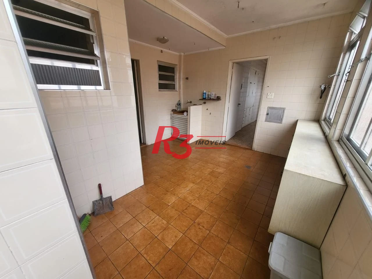 Apartamento com 4 dormitórios à venda, 224 m² por R$ 850.000,00 - Gonzaga - Santos/SP