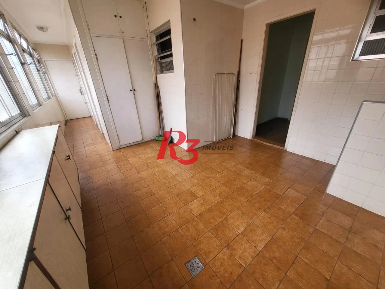 Apartamento com 4 dormitórios à venda, 224 m² por R$ 850.000,00 - Gonzaga - Santos/SP
