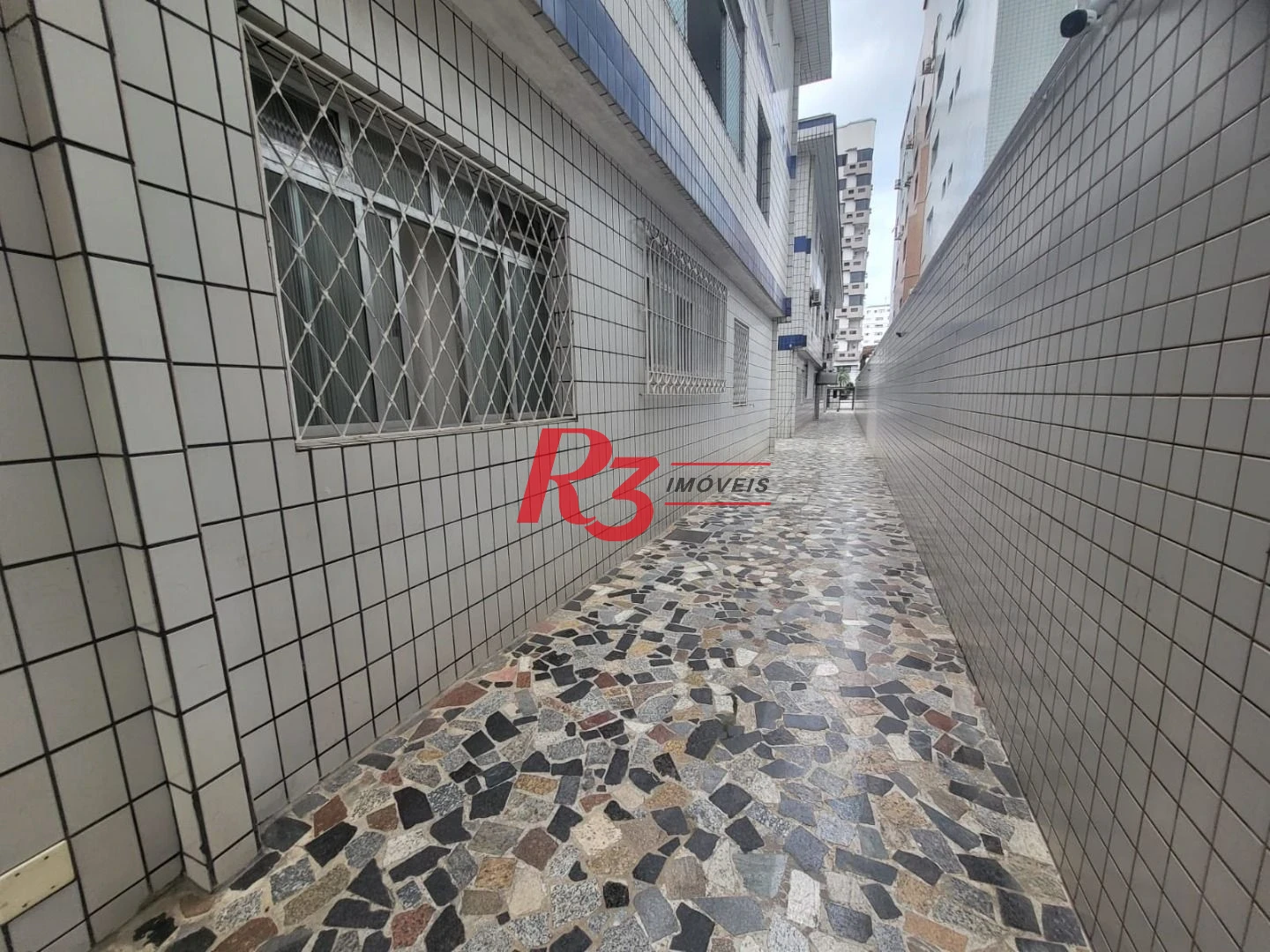 Apartamento com 2 dormitórios à venda, 63 m² por R$ 400.000,00 - Embaré - Santos/SP