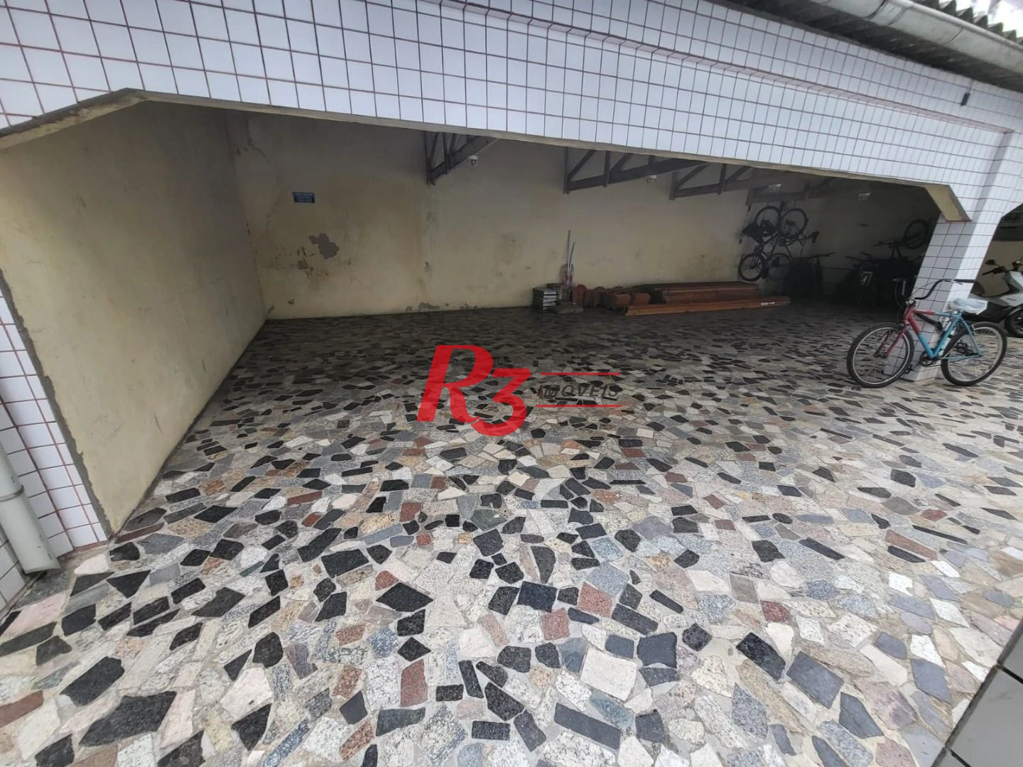 Apartamento com 2 dormitórios à venda, 63 m² por R$ 400.000,00 - Embaré - Santos/SP