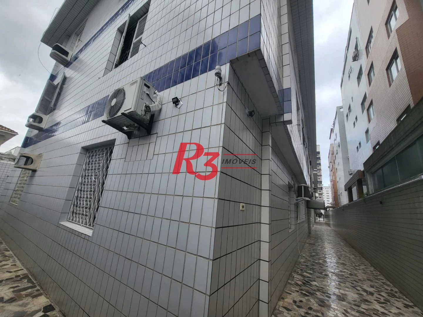 Apartamento com 2 dormitórios à venda, 63 m² por R$ 400.000,00 - Embaré - Santos/SP