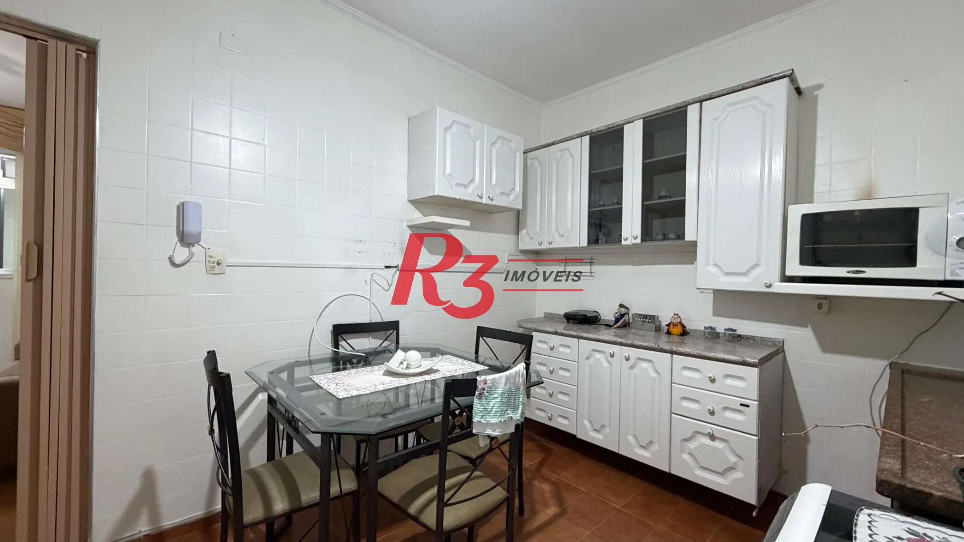 Apartamento com 2 dormitórios à venda, 60 m² por R$ 390.000,00 - Boqueirão - Santos/SP