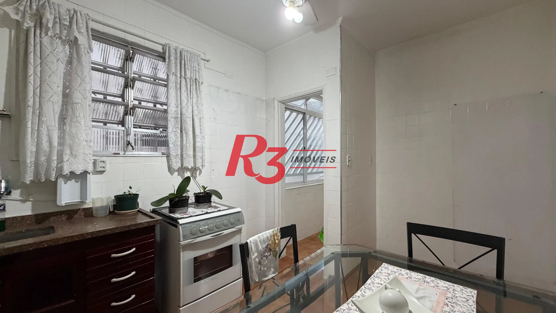 Apartamento com 2 dormitórios à venda, 60 m² por R$ 390.000,00 - Boqueirão - Santos/SP