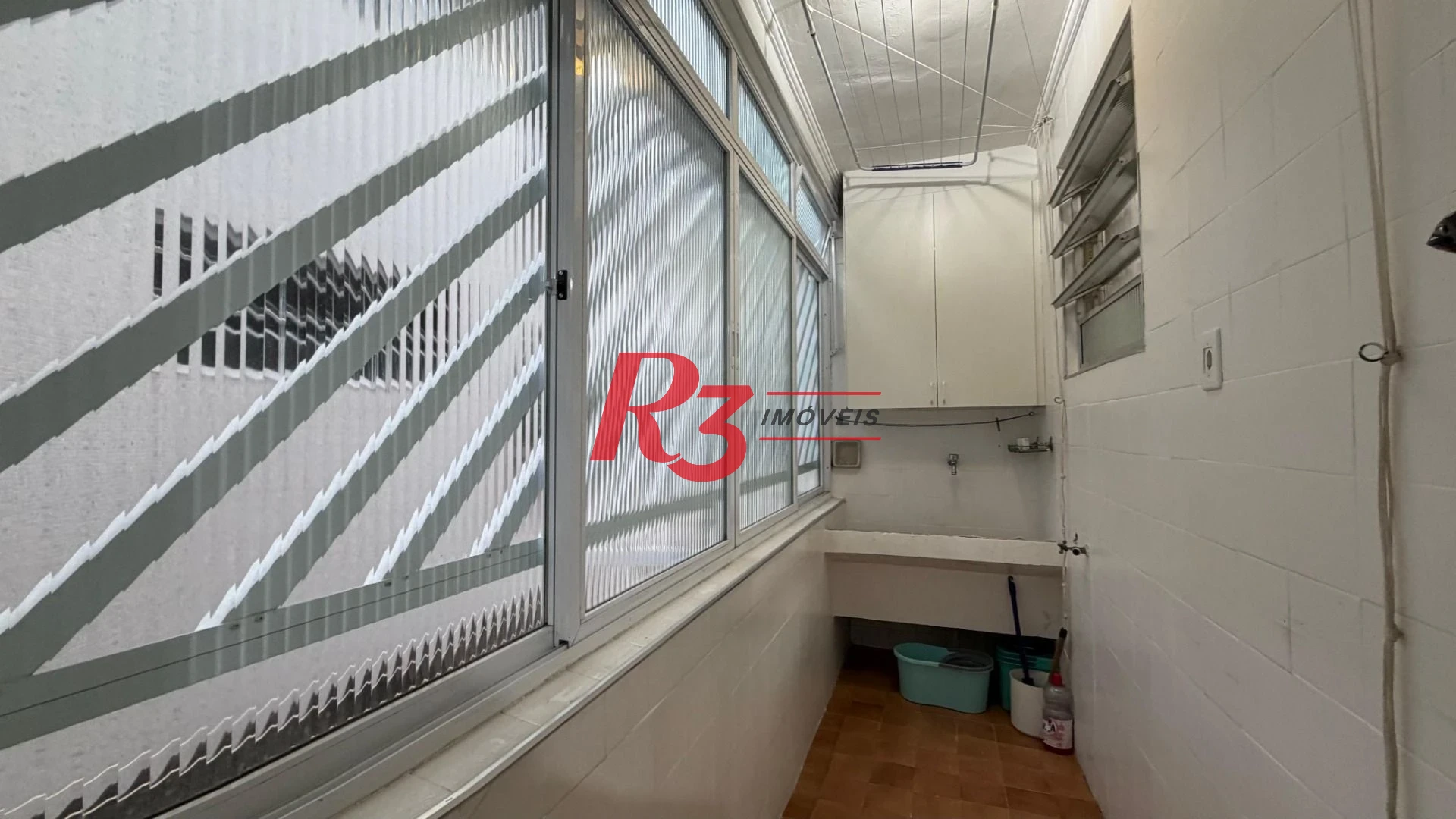 Apartamento com 2 dormitórios à venda, 60 m² por R$ 390.000,00 - Boqueirão - Santos/SP