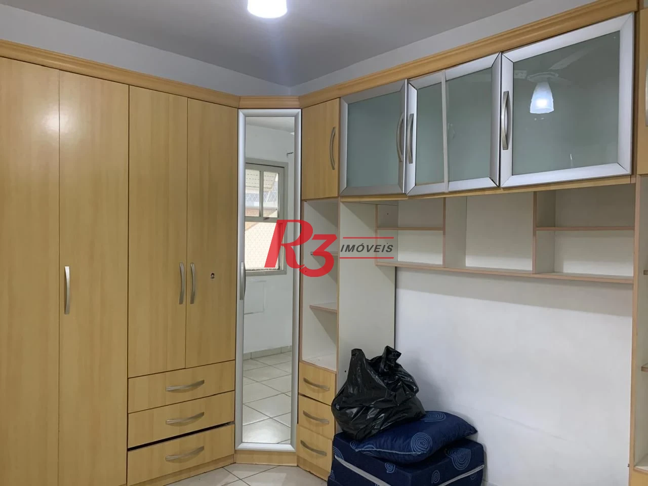 Apartamento com 2 dormitórios à venda, 70 m² por R$ 400.000,00 - Embaré - Santos/SP