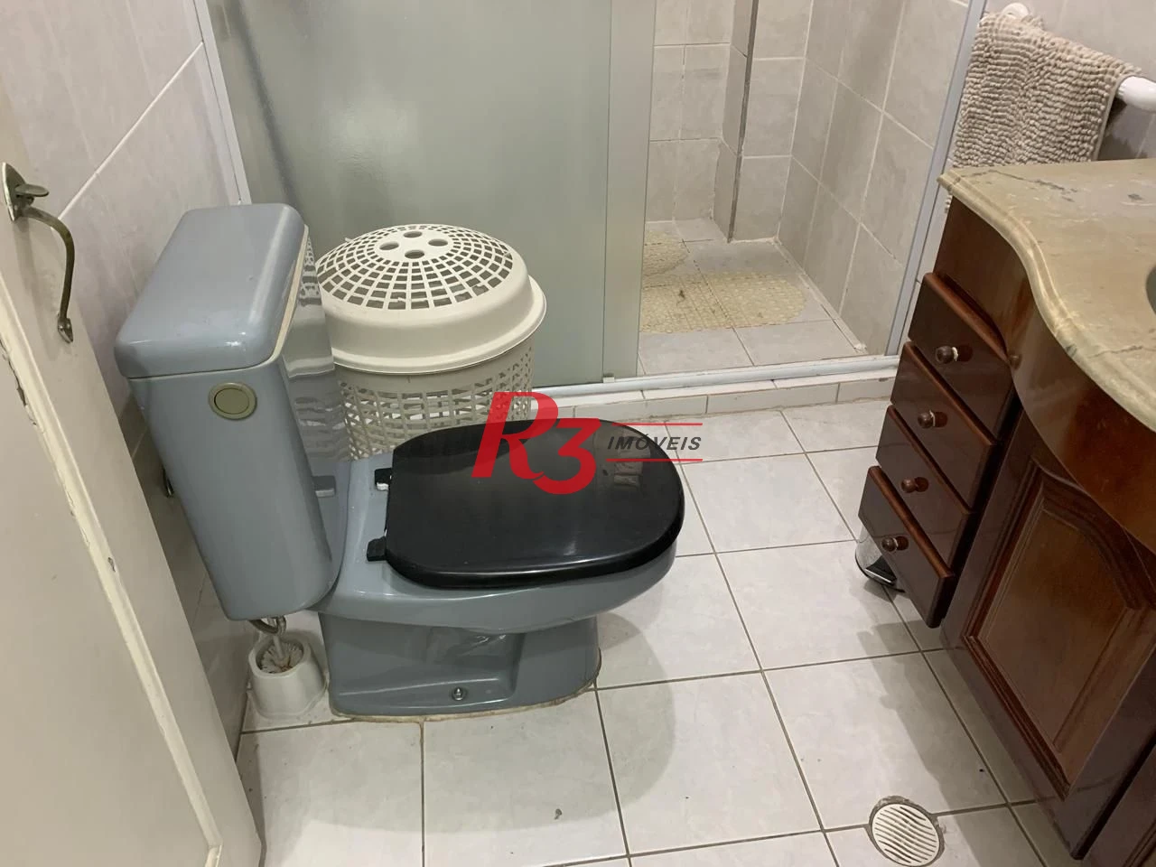 Apartamento com 2 dormitórios à venda, 70 m² por R$ 400.000,00 - Embaré - Santos/SP