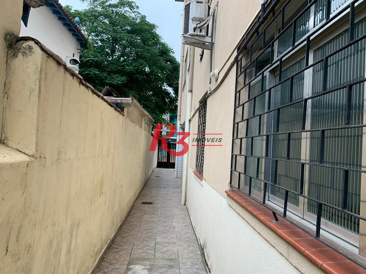 Apartamento com 2 dormitórios à venda, 70 m² por R$ 400.000,00 - Embaré - Santos/SP
