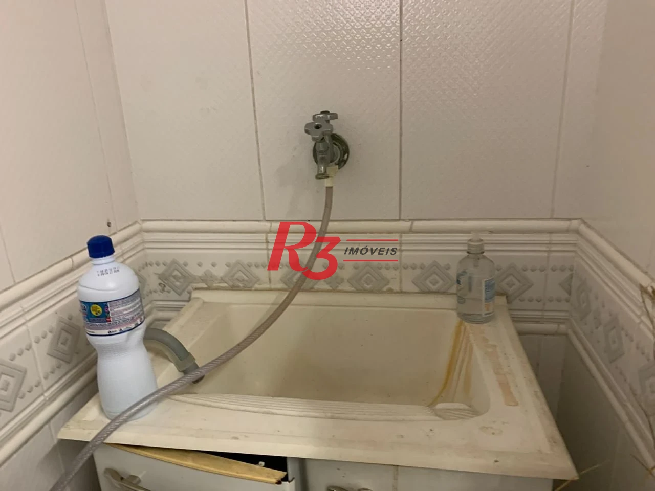 Apartamento com 2 dormitórios à venda, 70 m² por R$ 400.000,00 - Embaré - Santos/SP