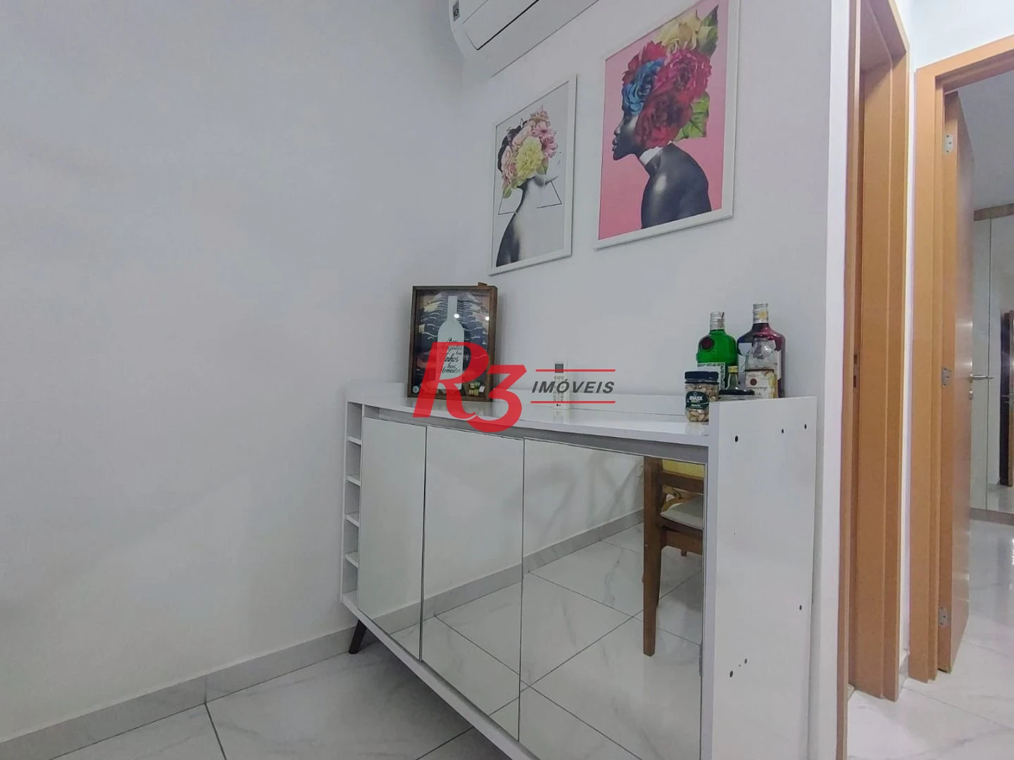 Apartamento com 2 dormitórios para alugar, 74 m² por R$ 7.000,02/mês - Gonzaga - Santos/SP