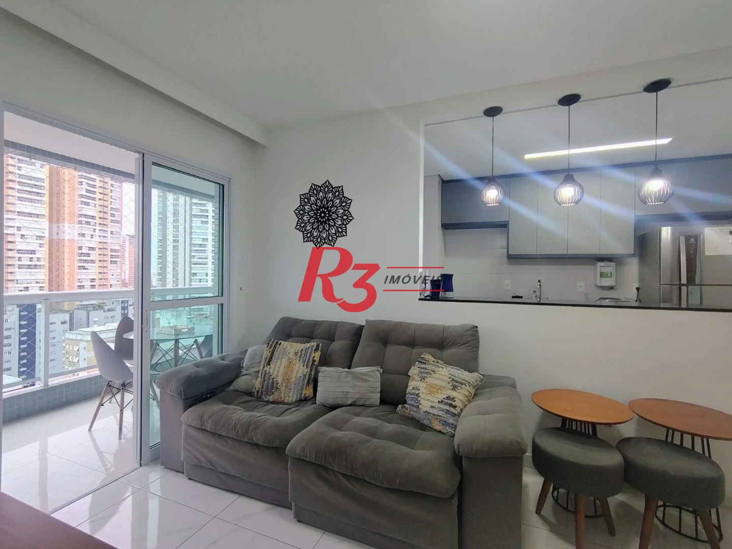 Apartamento com 2 dormitórios para alugar, 74 m² por R$ 7.000,02/mês - Gonzaga - Santos/SP