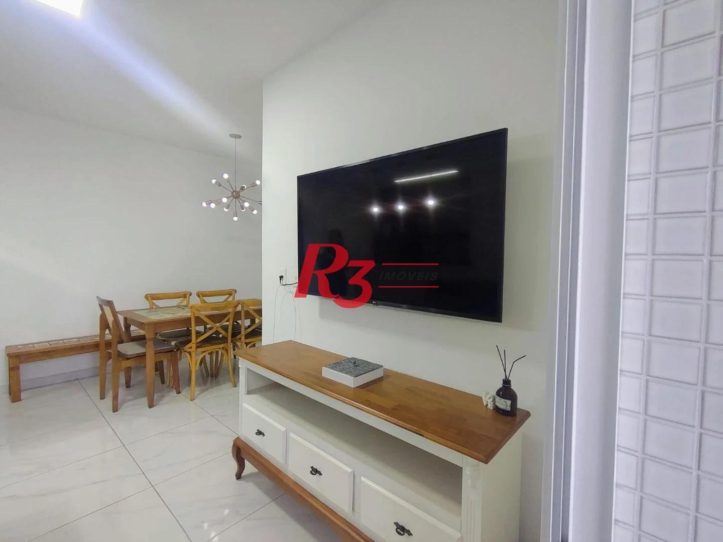 Apartamento com 2 dormitórios para alugar, 74 m² por R$ 7.000,02/mês - Gonzaga - Santos/SP