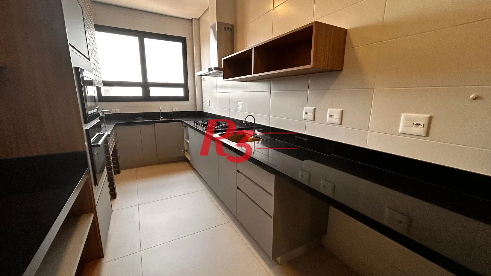 Apartamento com 2 dormitórios à venda, 84 m² por R$ 1.580.000,00 - Gonzaga - Santos/SP