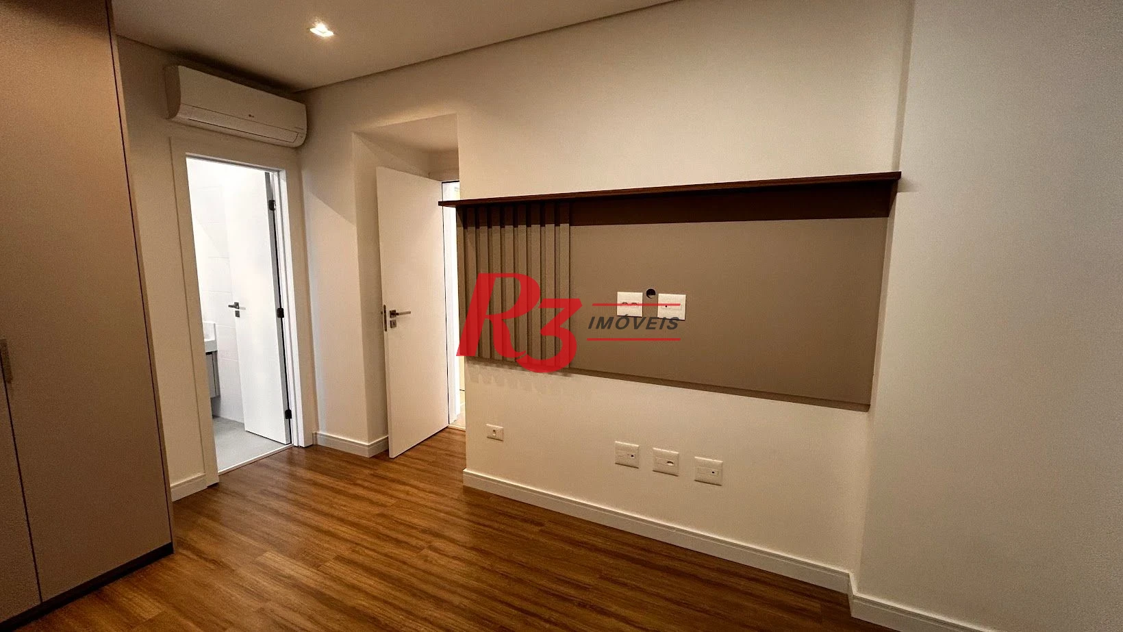 Apartamento com 2 dormitórios à venda, 84 m² por R$ 1.580.000,00 - Gonzaga - Santos/SP