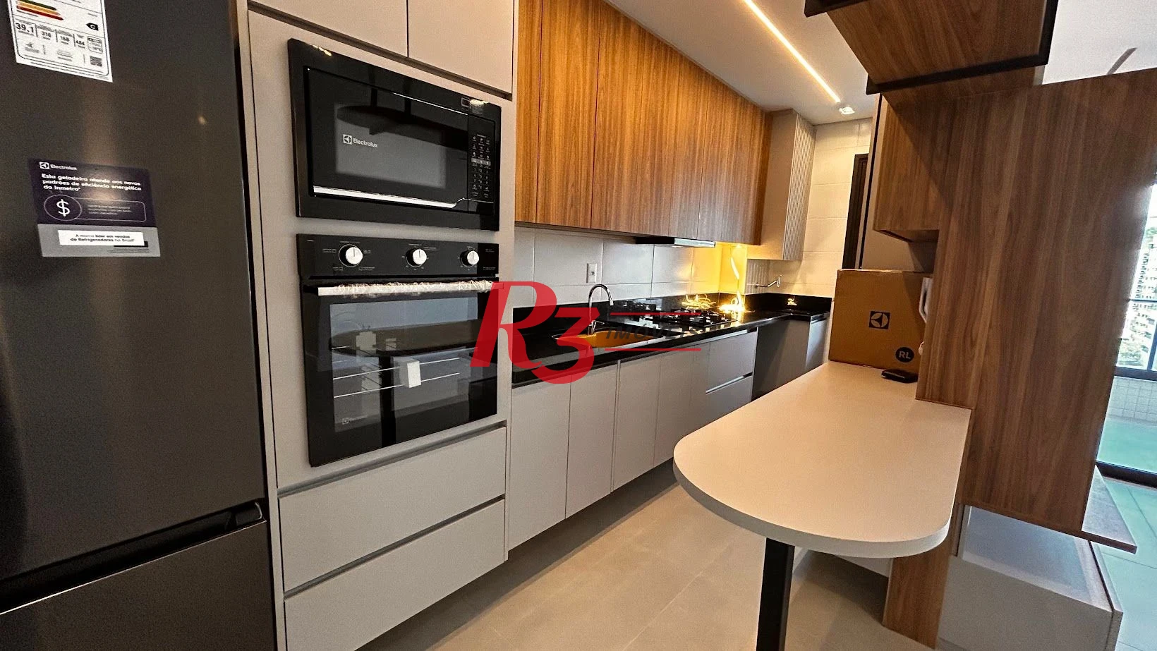 Apartamento com 2 dormitórios à venda, 84 m² por R$ 1.580.000,00 - Gonzaga - Santos/SP