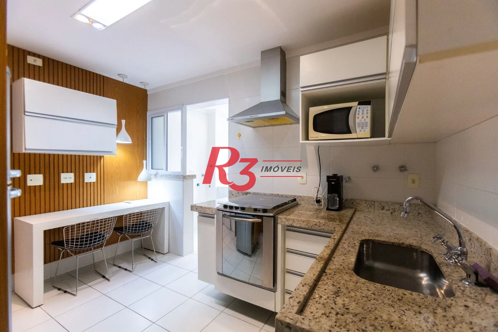 Apartamento para alugar, 117 m² por R$ 6.700,02/mês - Gonzaga - Santos/SP