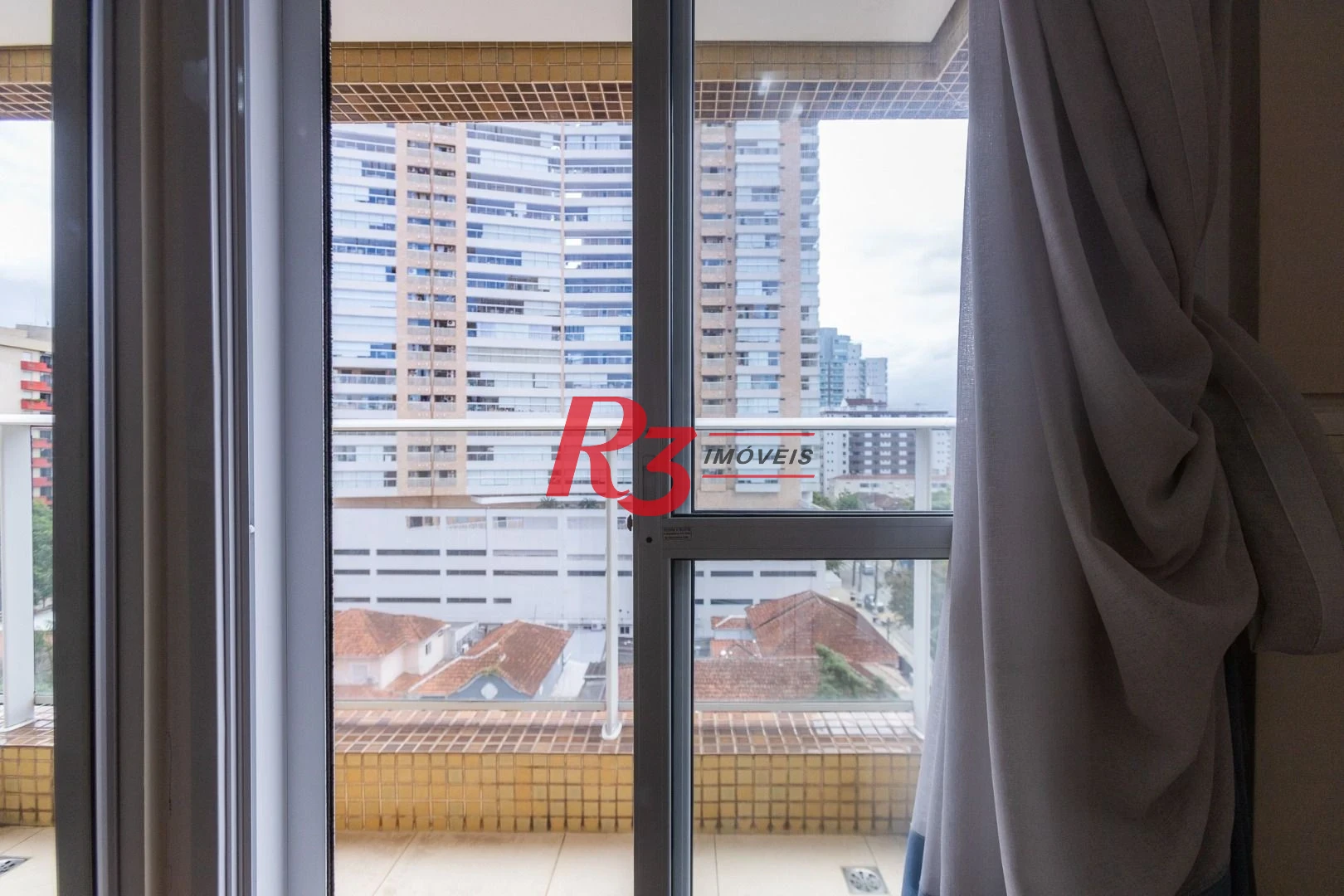 Apartamento para alugar, 117 m² por R$ 6.700,02/mês - Gonzaga - Santos/SP