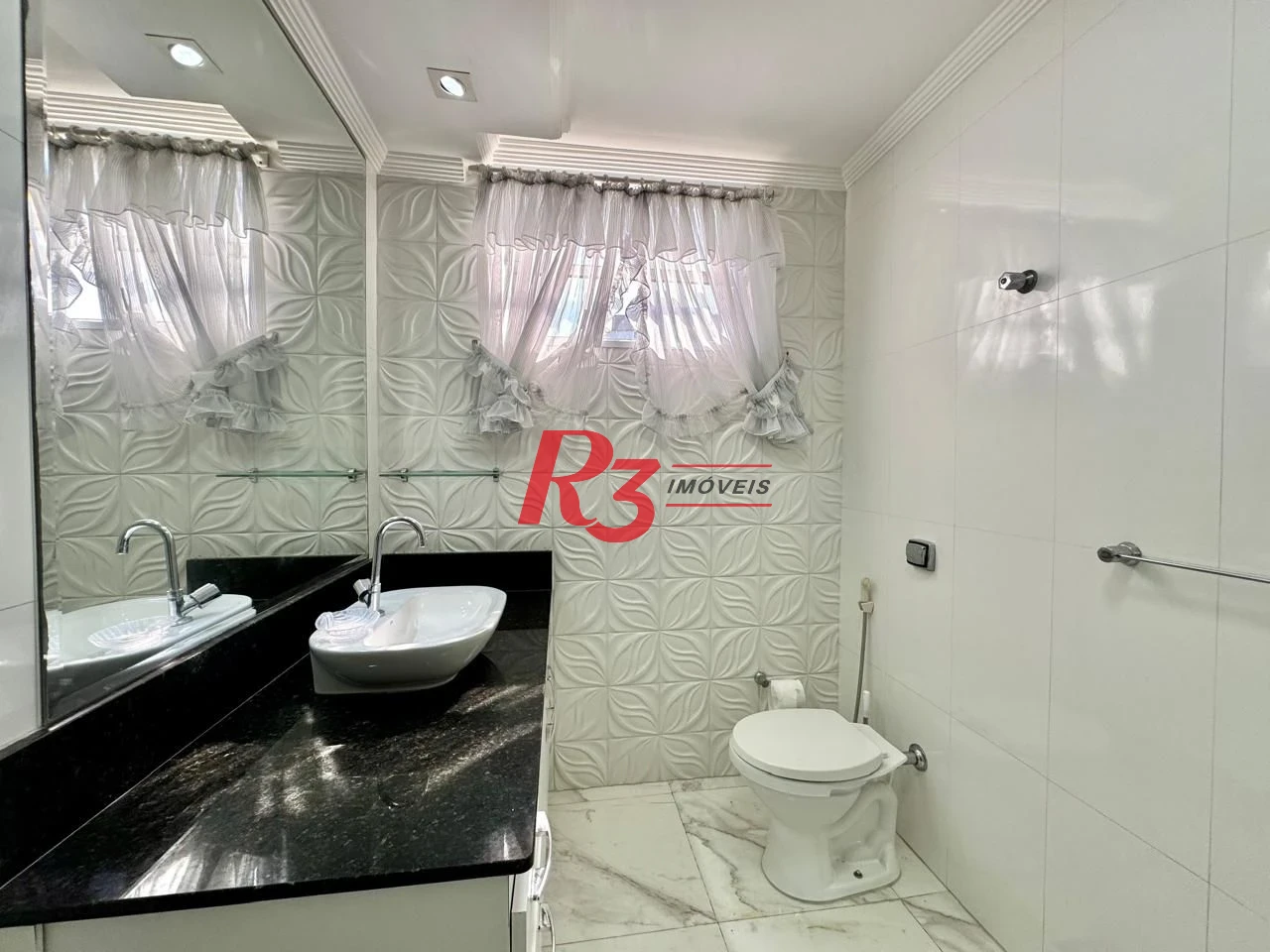 Apartamento com 3 dormitórios à venda, 142 m² por R$ 1.100.000,00 - Boqueirão - Santos/SP